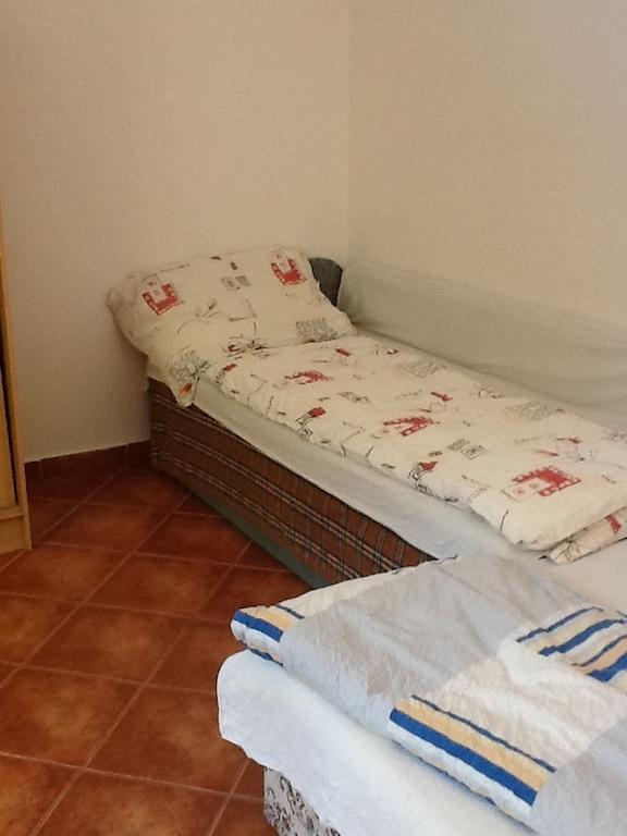 Juraj'S Outback Hostel Bratislava Room photo